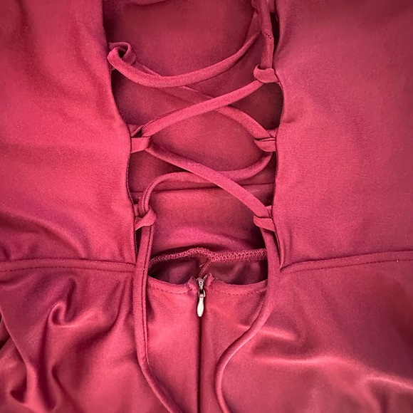 Chic Backless Burgundy Dress - Picture 6 of 8